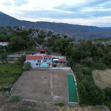 Villa Zrinka **** Svinisce Exterior photo